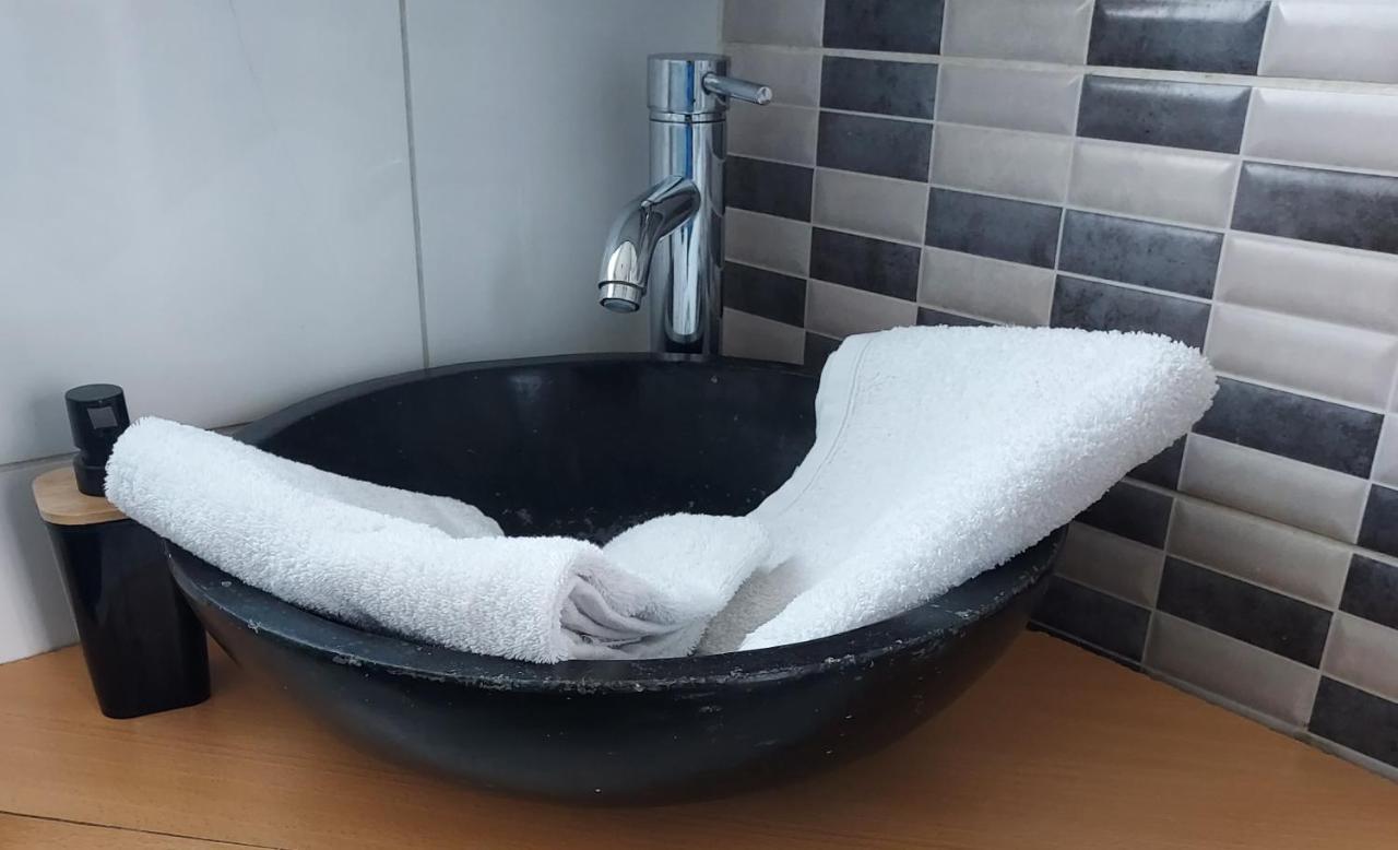 Appartement Meuble Avec Deux Chambres Moulins  Exteriér fotografie