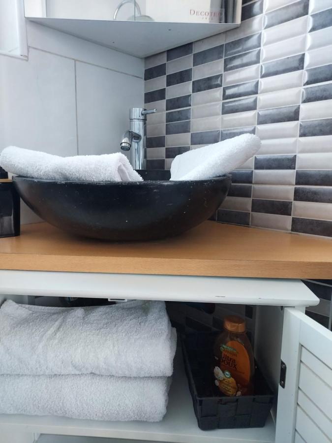 Appartement Meuble Avec Deux Chambres Moulins  Exteriér fotografie